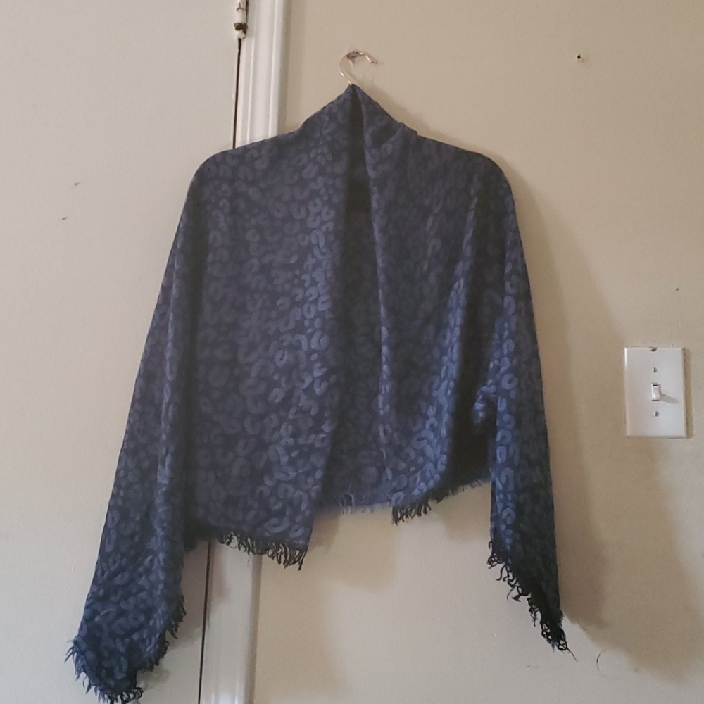 Scarf/poncho
